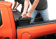 Load image into Gallery viewer, Retrax 22-26 Nissan Frontier 5ft Bed (w or w/o Utilitrack) RetraxPRO EZ-Off FRC-4000