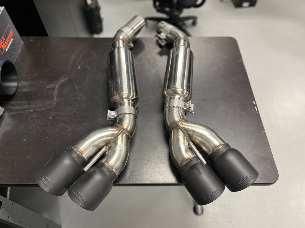 OPEN BOX 3" SS Axle-Back Exhaust w/Quad SS Tips. 2016-2024 Camaro SS/ZL1